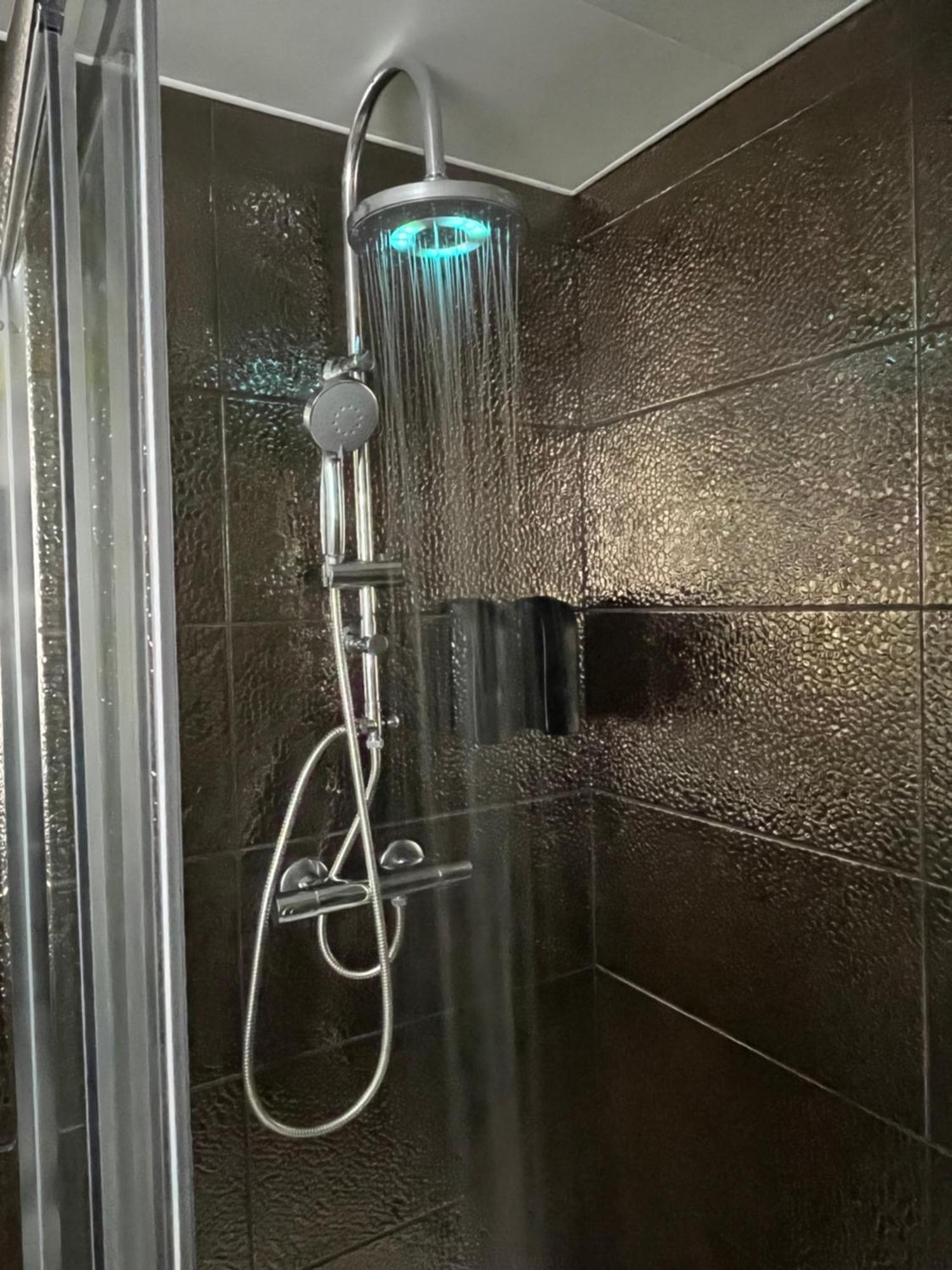 Champigneulles Galaxy Spa - Suite Mercure Jacuzzi Privatif מראה חיצוני תמונה