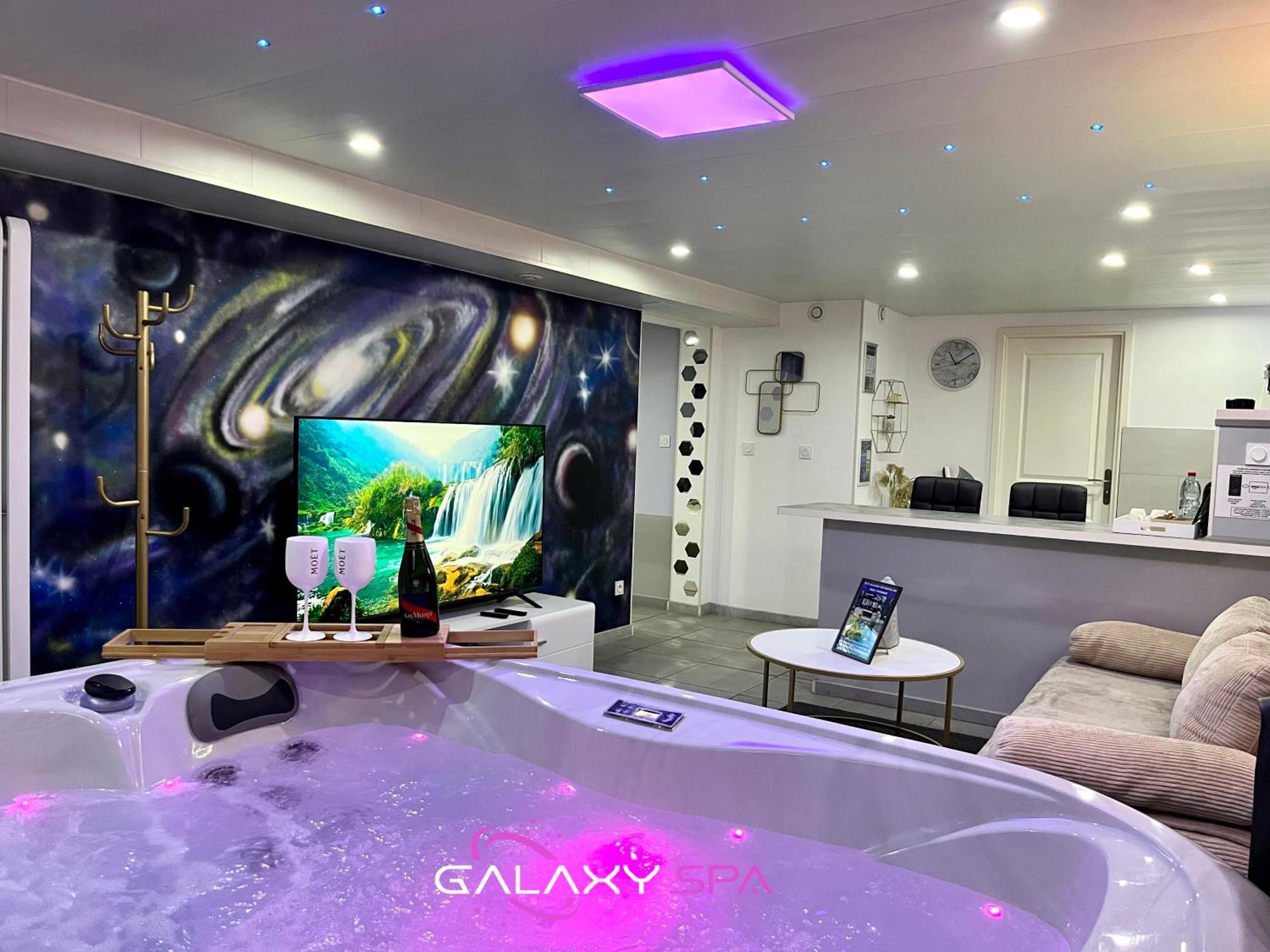 Champigneulles Galaxy Spa - Suite Mercure Jacuzzi Privatif מראה חיצוני תמונה
