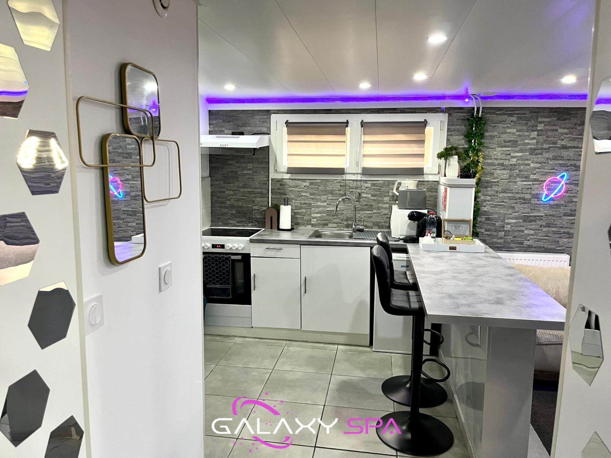 Champigneulles Galaxy Spa - Suite Mercure Jacuzzi Privatif מראה חיצוני תמונה
