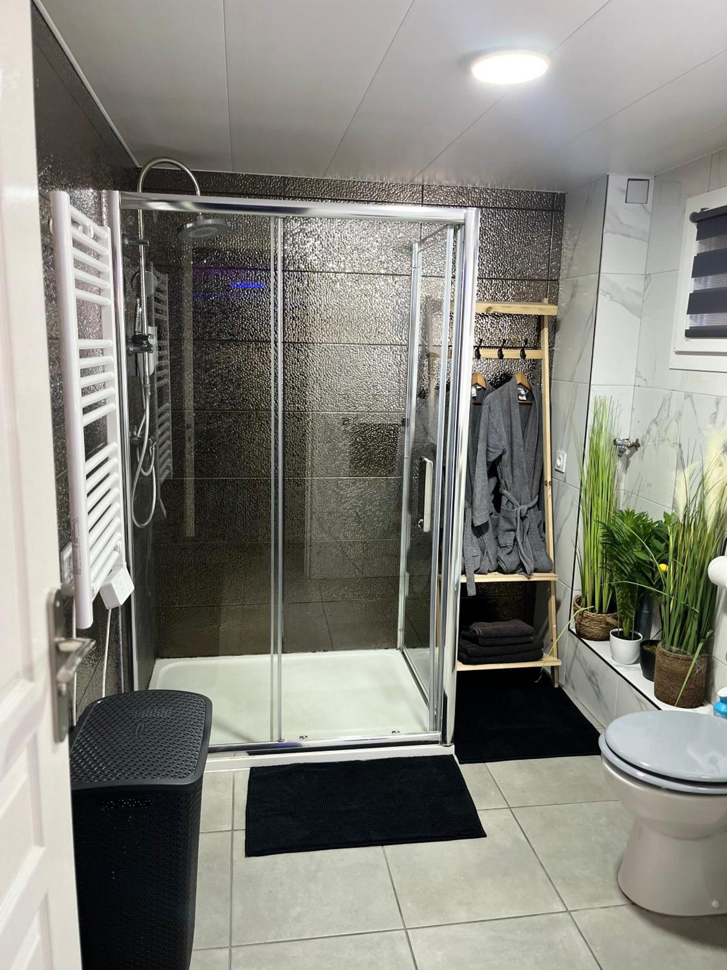 Champigneulles Galaxy Spa - Suite Mercure Jacuzzi Privatif מראה חיצוני תמונה